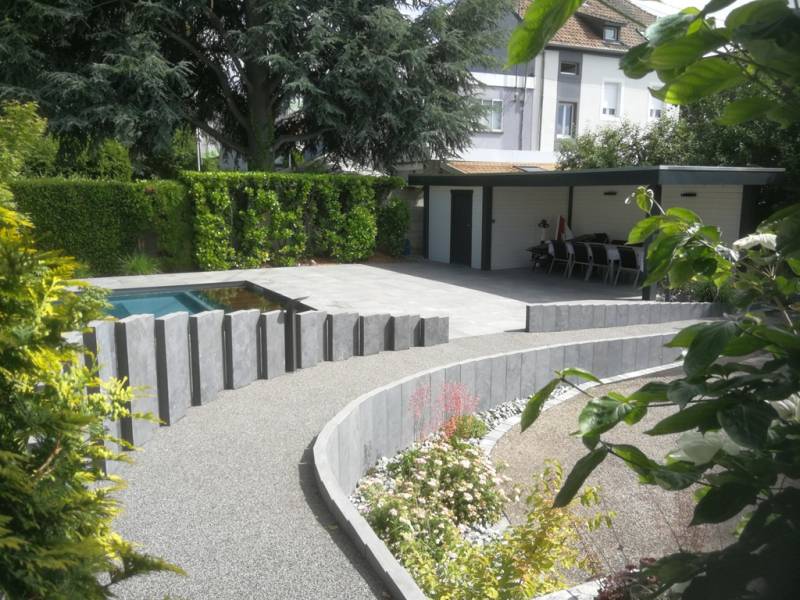 Paysagiste pour entretien de jardin et aménagement autour de piscine en Alsace